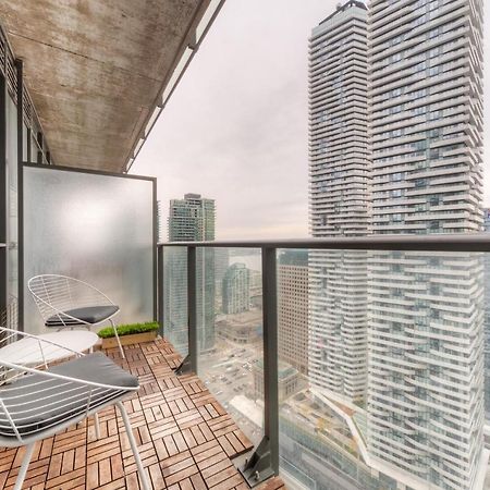 Stylish Newly Furnished Condo With Beautiful Lake View Toronto Esterno foto