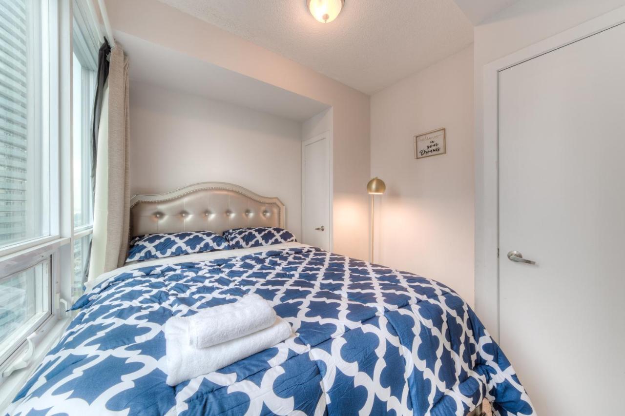 Stylish Newly Furnished Condo With Beautiful Lake View Toronto Esterno foto