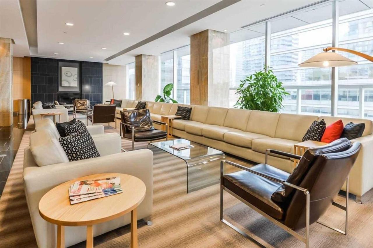 Stylish Newly Furnished Condo With Beautiful Lake View Toronto Esterno foto